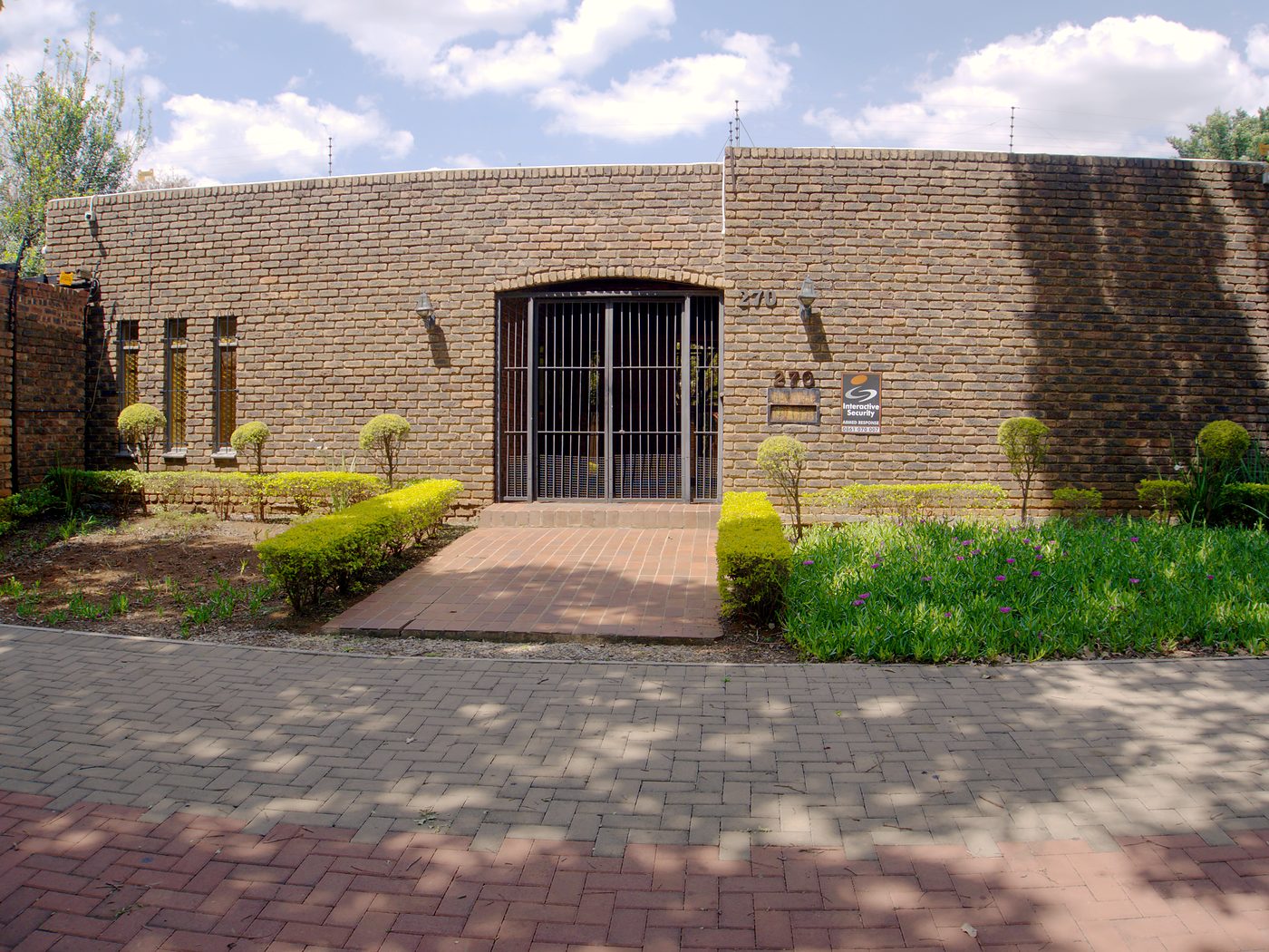 Entrance at @270 Hay
