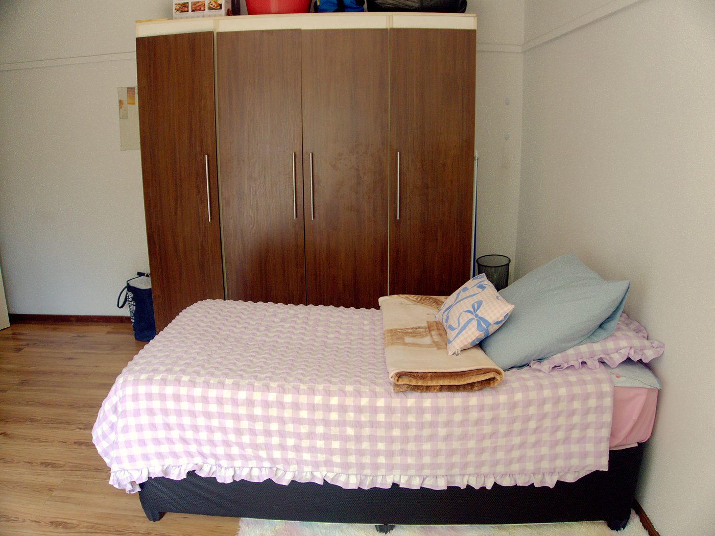 Room 1 at @270 Hay