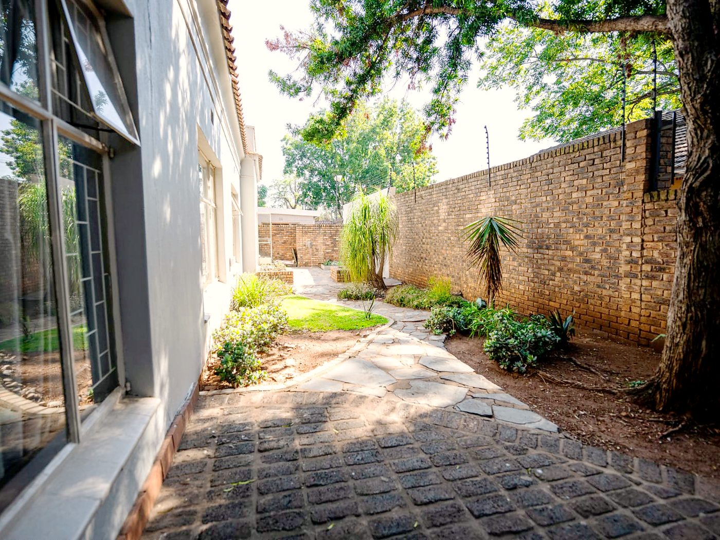 Outside area at @231 William