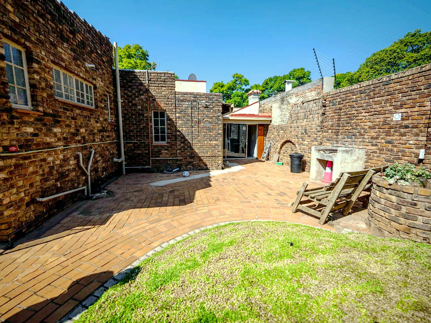 Outside area at @231 William