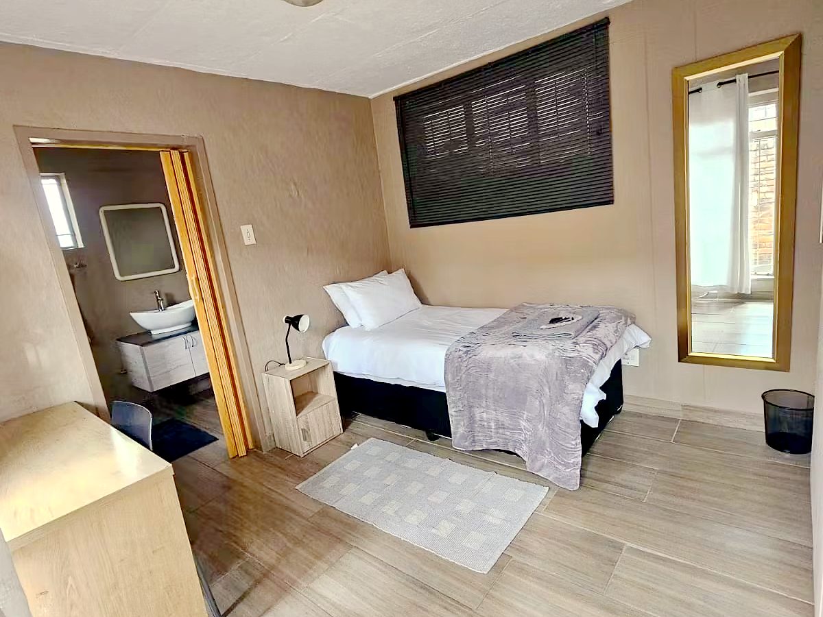 Room 2 at @231 William
