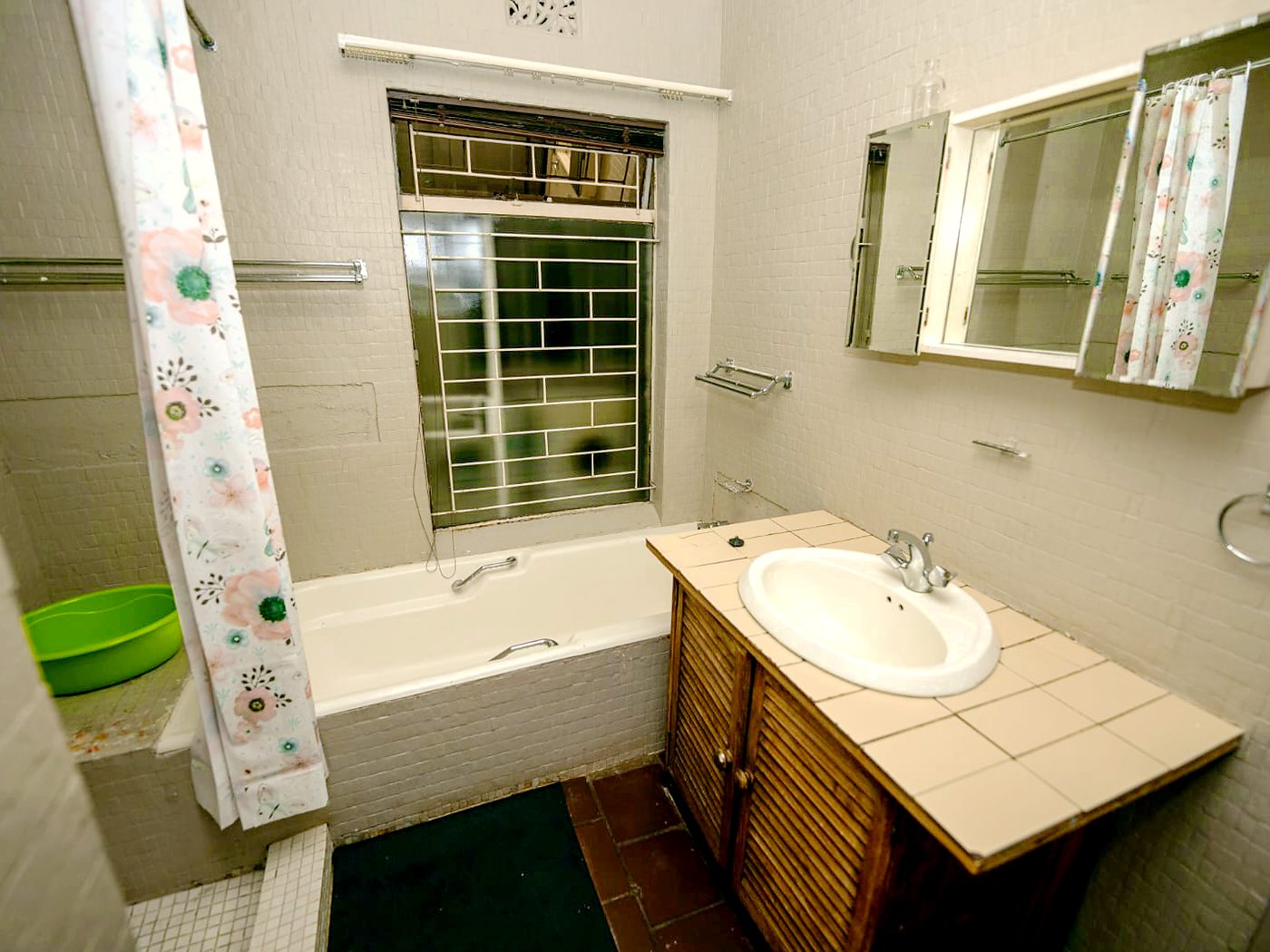 Room 4 at @231 William