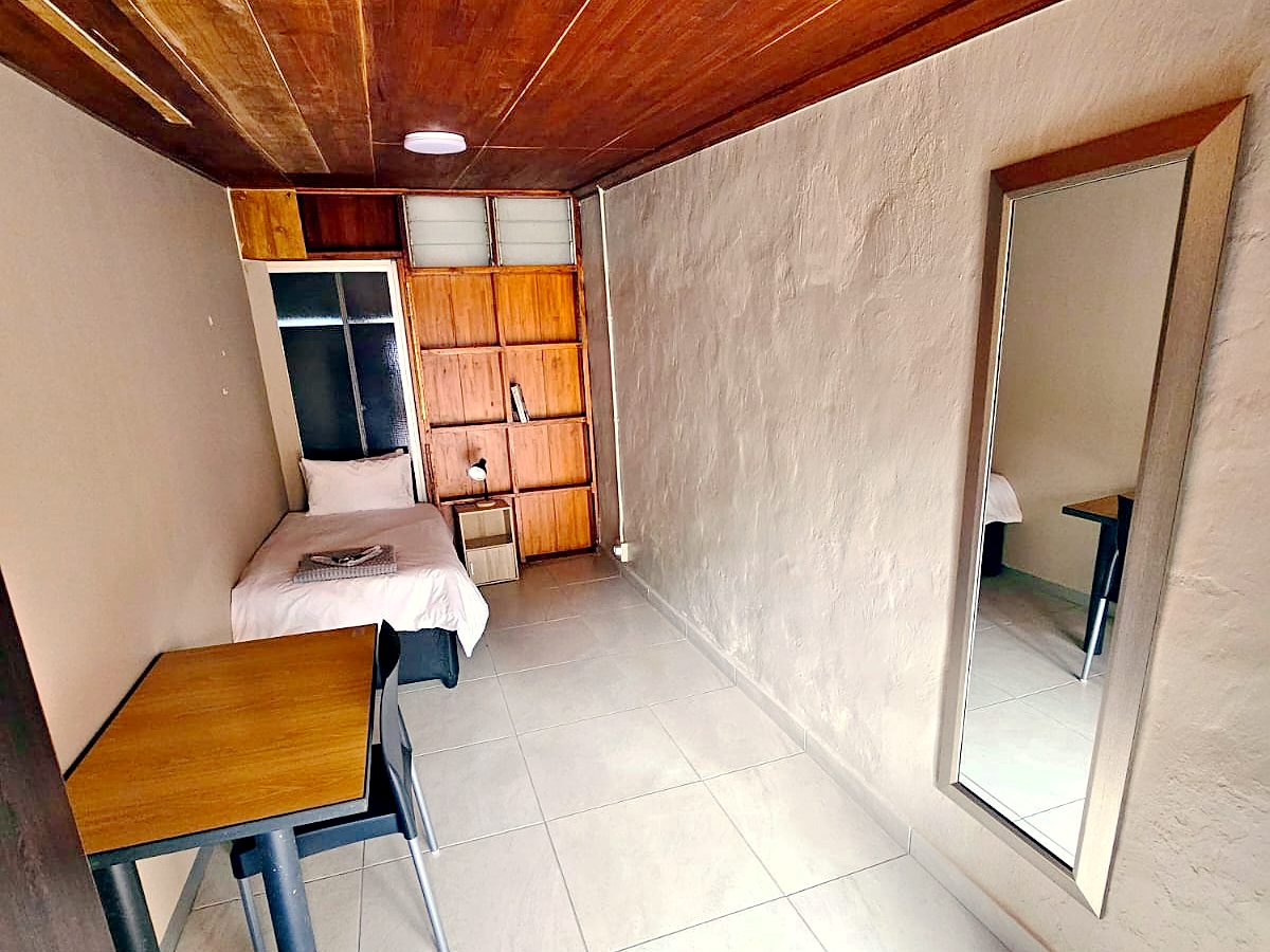 Room 8 at @231 William