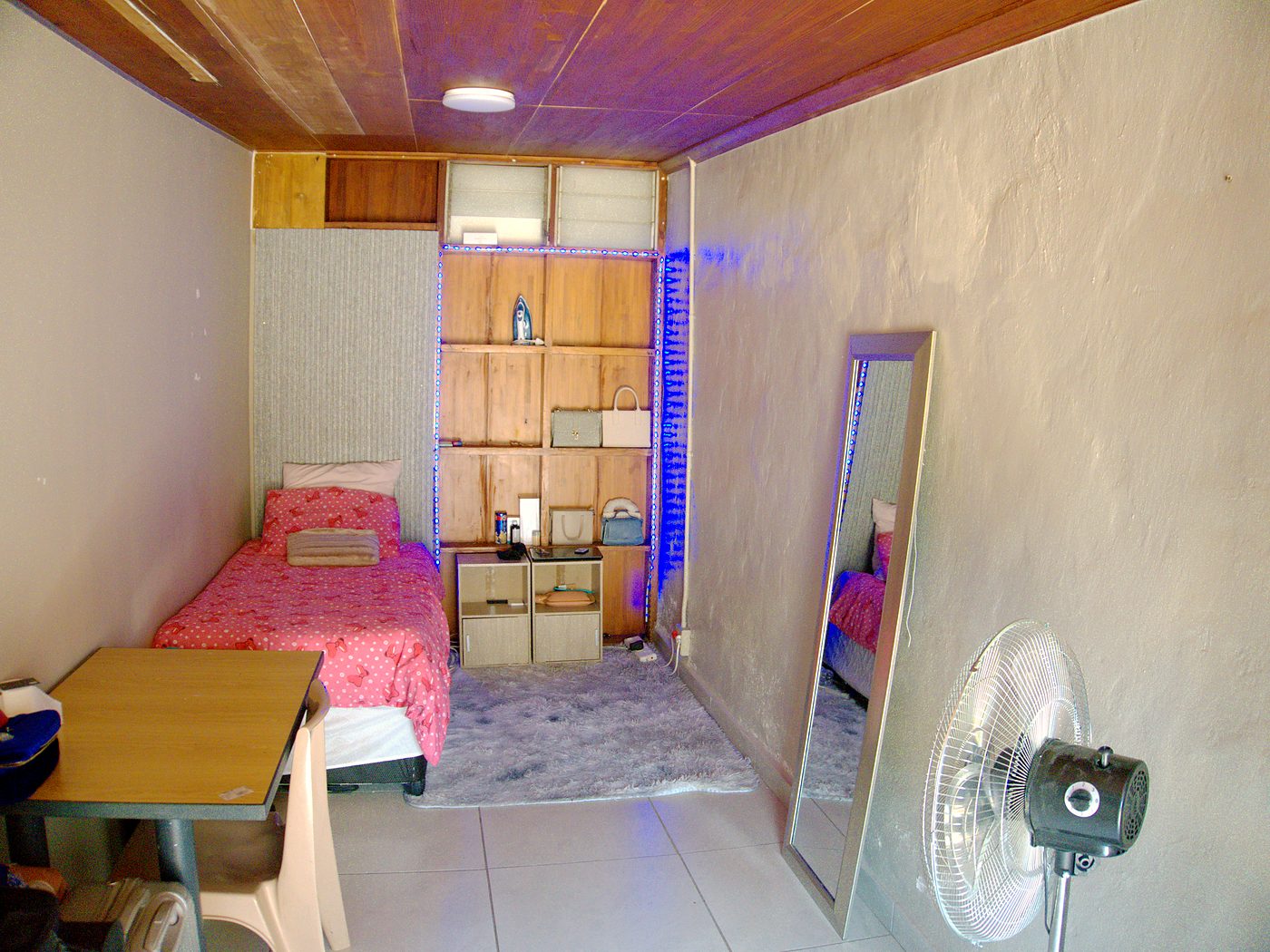 Room 8 at @231 William