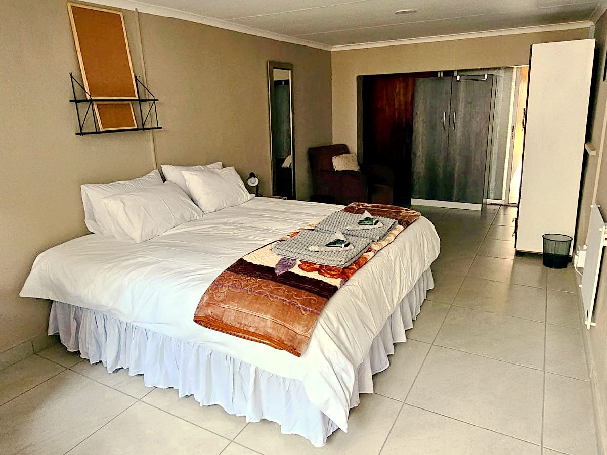 Room 9 at @231 William